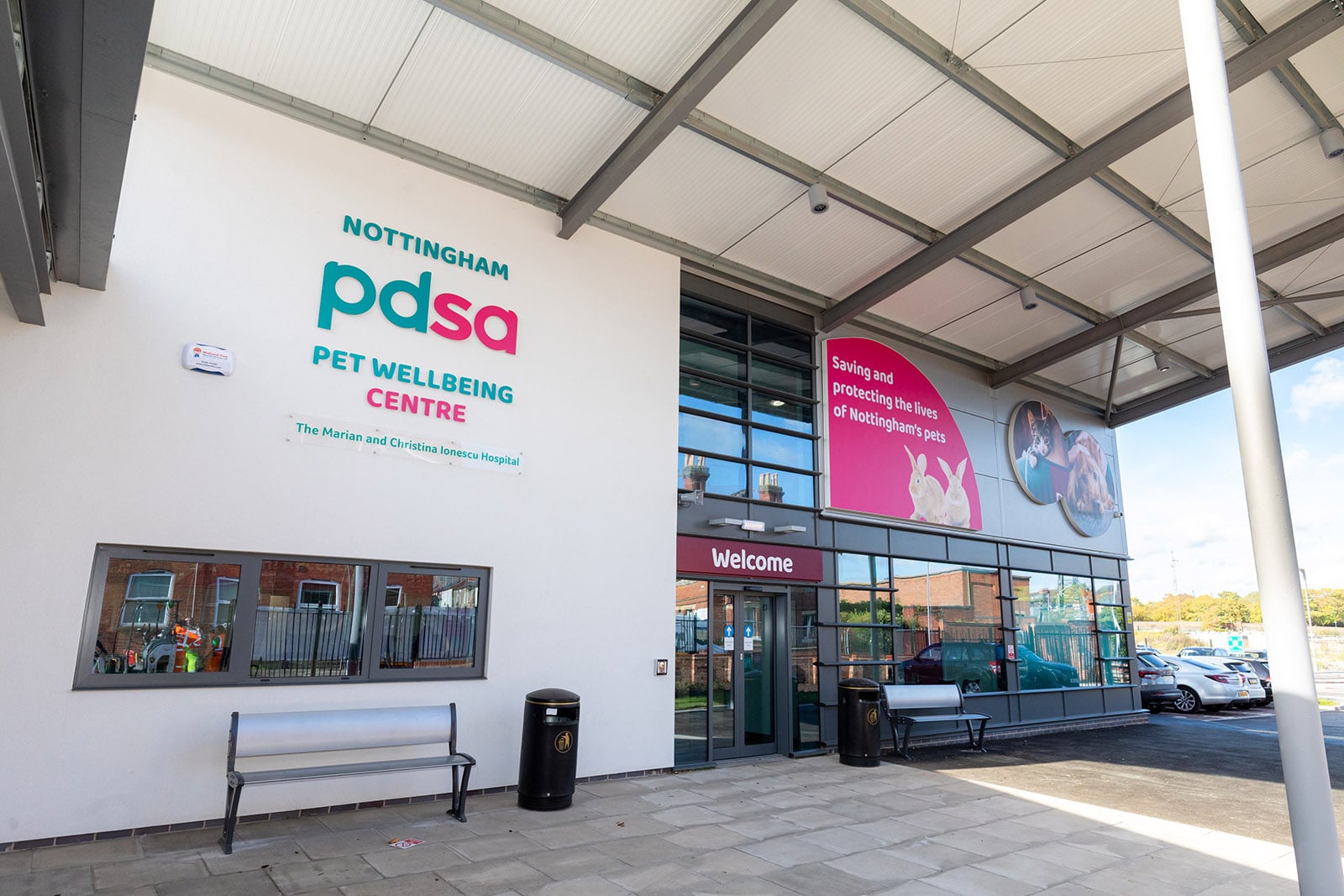 Round of appaws for charity ‘Pet Wellbeing Centre’ PDSA